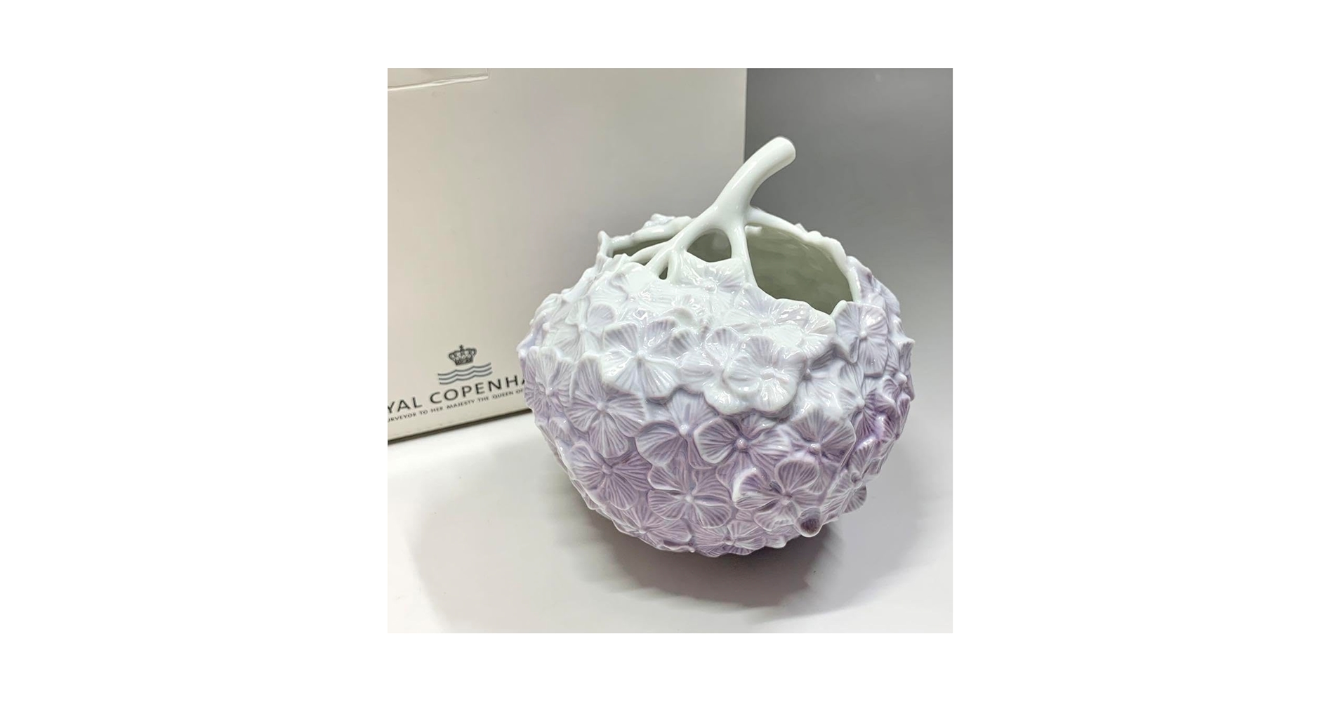 ロイヤルコペンハーゲン　フラワーベース　花瓶　紫陽花 Amazon.co.jp: ロイヤルコペンハーゲン 紫陽花 フラワーベース